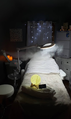 volum11 Your Community Marketplace: It's quick and easy. Learn, Shop, Sell, and connect with friends and family.