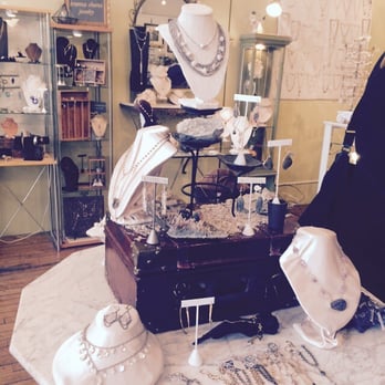 wild7 Your Community Marketplace: It's quick and easy. Learn, Shop, Sell, and connect with friends and family.